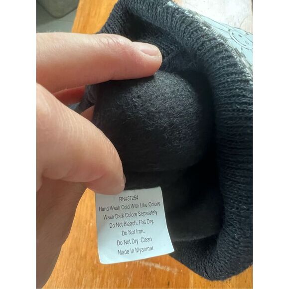 Black fleece-lined beanie with flower OS - Picture 2 of 3